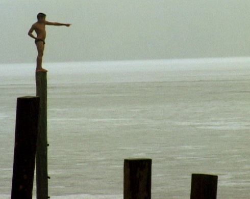 Cena do filme "Do outro lado do rio" (2004).
